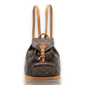 24hr mark !!down Authentic Vintage Louis backpack